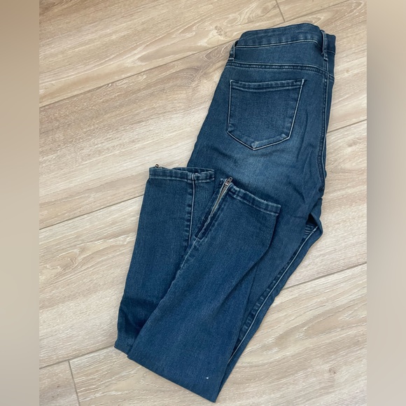 Moto jeans. - Picture 4 of 4